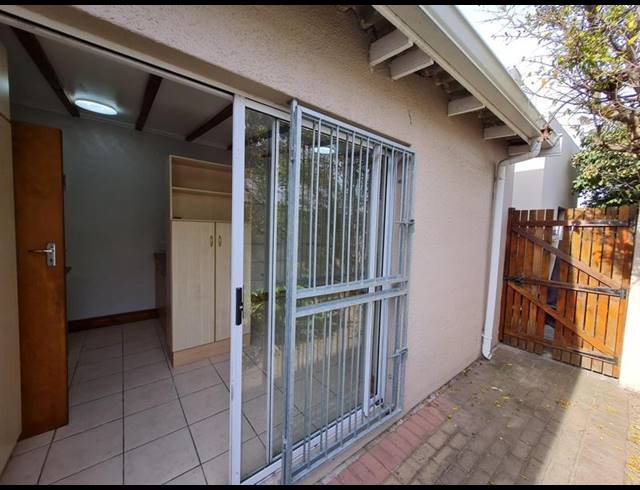 1 BEDROOM PROPERTY TO RENT IN CHRISMAR